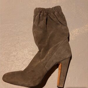 Beautiful taupe boots